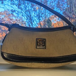 Slightly used Dooney & Bourke small shoulder bag